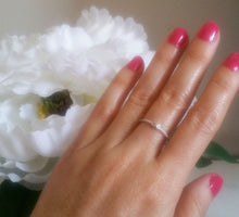 Solid 14k White Gold Ring with a Ribbon - CHANCEUSES